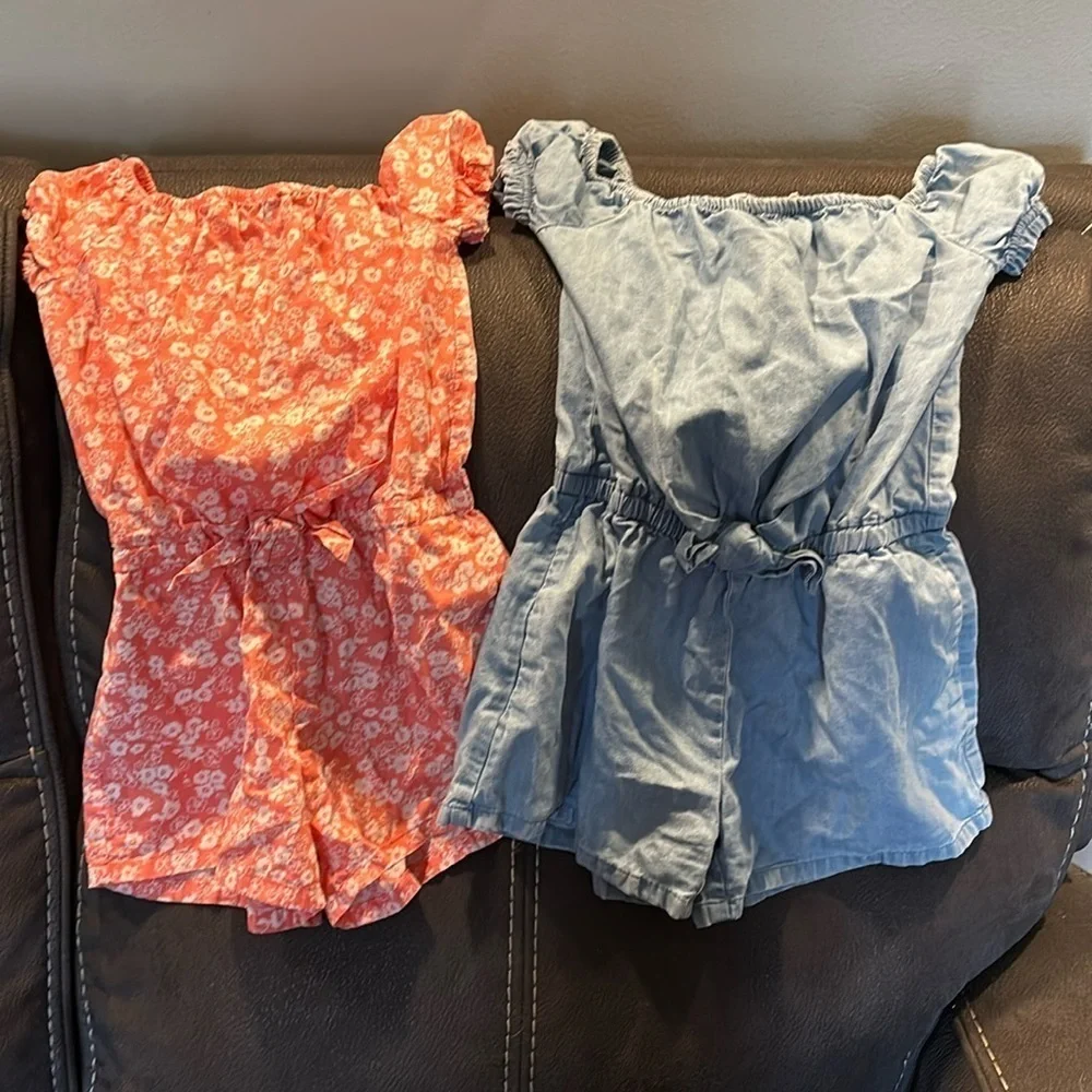 PRE OWNED GAP KIDS GIRL'S 6-7 SHORTALL ROMPERS CHAMBRAY & ORANGE FLORAL POCKETS
